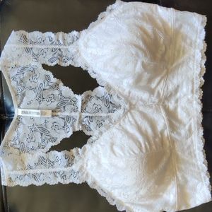 Zenana Outfitters Hourglass Stretch Lace White Bralette!🌼
